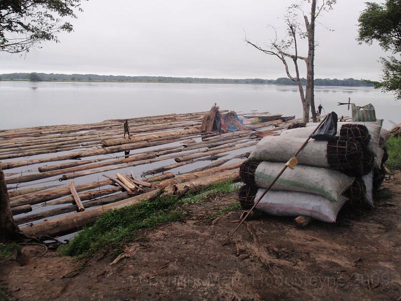 2 Raft with logs and makala ready for transport to kinshasa.jpg